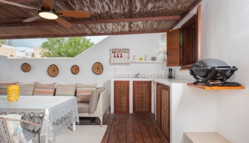 Resa estates Ibiza for sale te koop appartement Santa Gertrudis patio 2.jpg